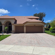 Pressure-washingPressure-Cleaning-a-residential-home-located-at-Boynton-Beach-FL-33472 3